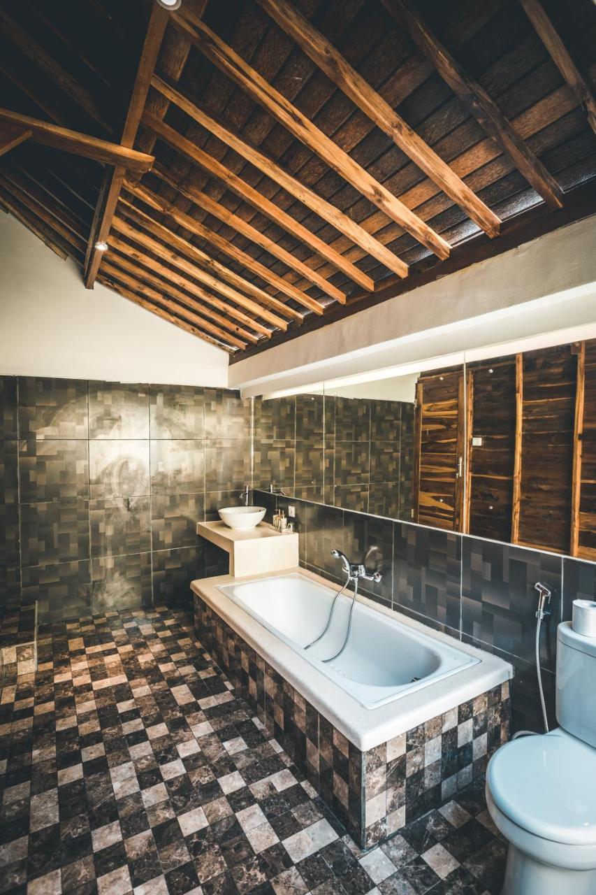 Ocho Bali Surf Camp Apartment Uluwatu  Exterior photo